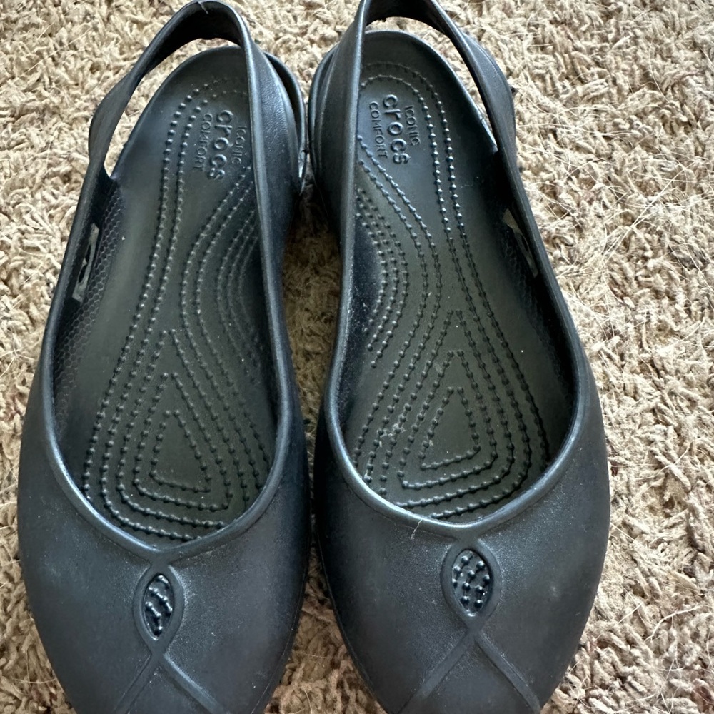 Crocs Olivia II Women’s Size 6 Black Iconic Comfort Flat Sling Back Dress Shoes